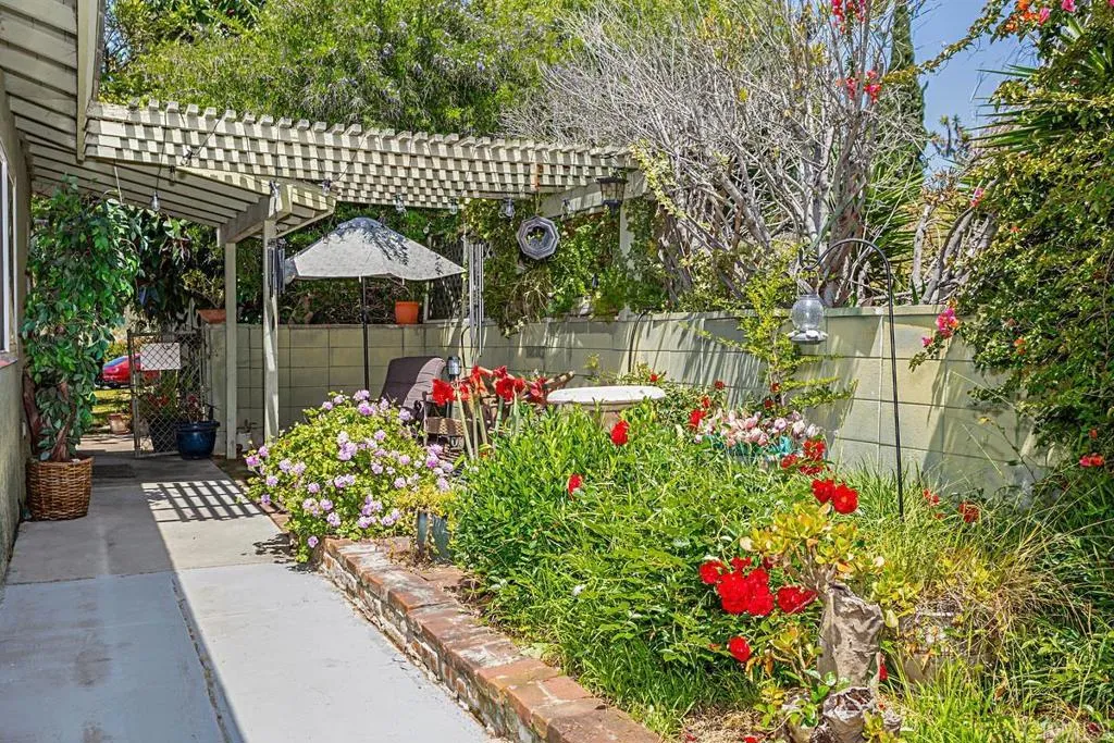 https://cdn.realtyfeed.com/cdn/127/306437352/de57703b30e640eee6cf4f2568bbfa2f.webp