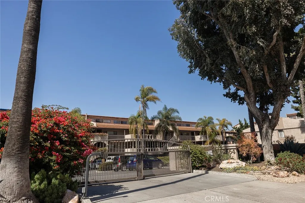 https://cdn.realtyfeed.com/cdn/127/306437361/70c8ff8a970d73d166e5d63d92f652d8.webp
