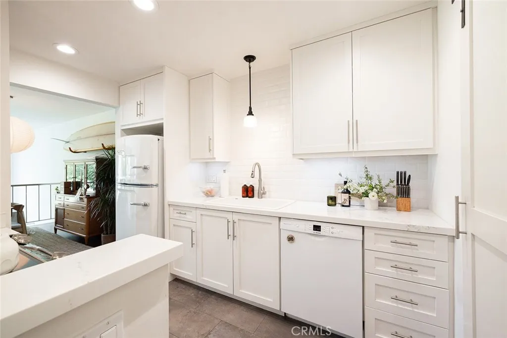 https://cdn.realtyfeed.com/cdn/127/306437361/e6126275299b15ee94f3e6e192303755.webp