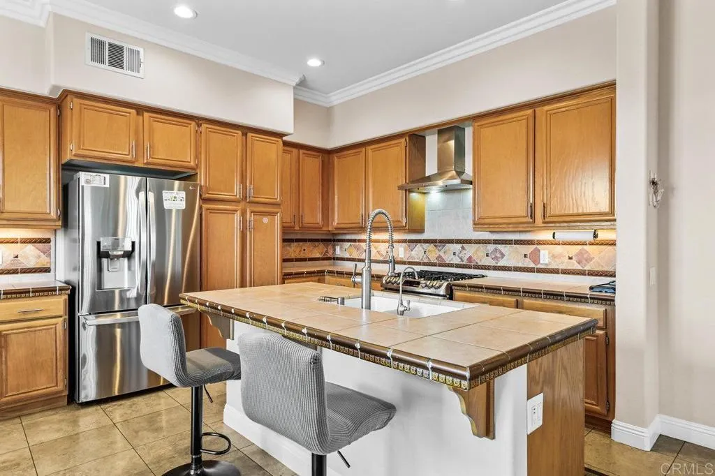 https://cdn.realtyfeed.com/cdn/127/306437371/3bb7701f0b7a7074de45632a4c56c771.webp