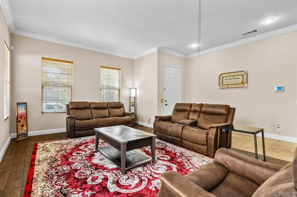 https://cdn.realtyfeed.com/cdn/127/306437371/9b572622dbdf94241a9cbee8977b0302.webp