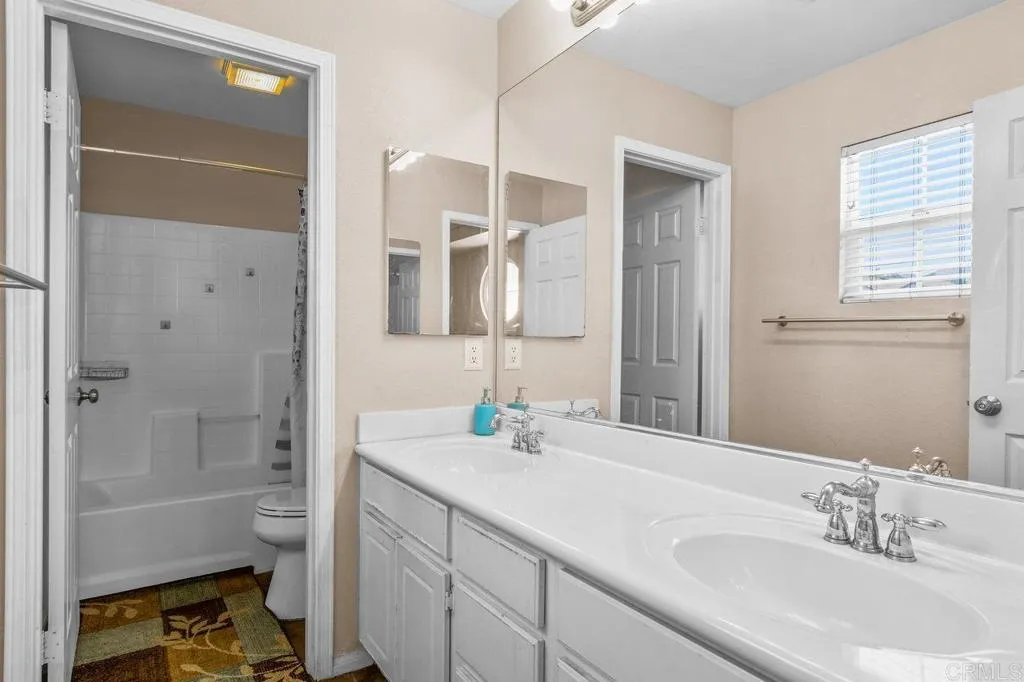 https://cdn.realtyfeed.com/cdn/127/306437371/a63f0f3bf16ab0cc95bfc13c7be41f2a.webp