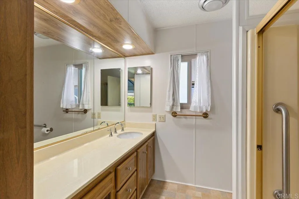 https://cdn.realtyfeed.com/cdn/127/306437636/81ccedd16c74fb98b064a74d4a471d08.webp