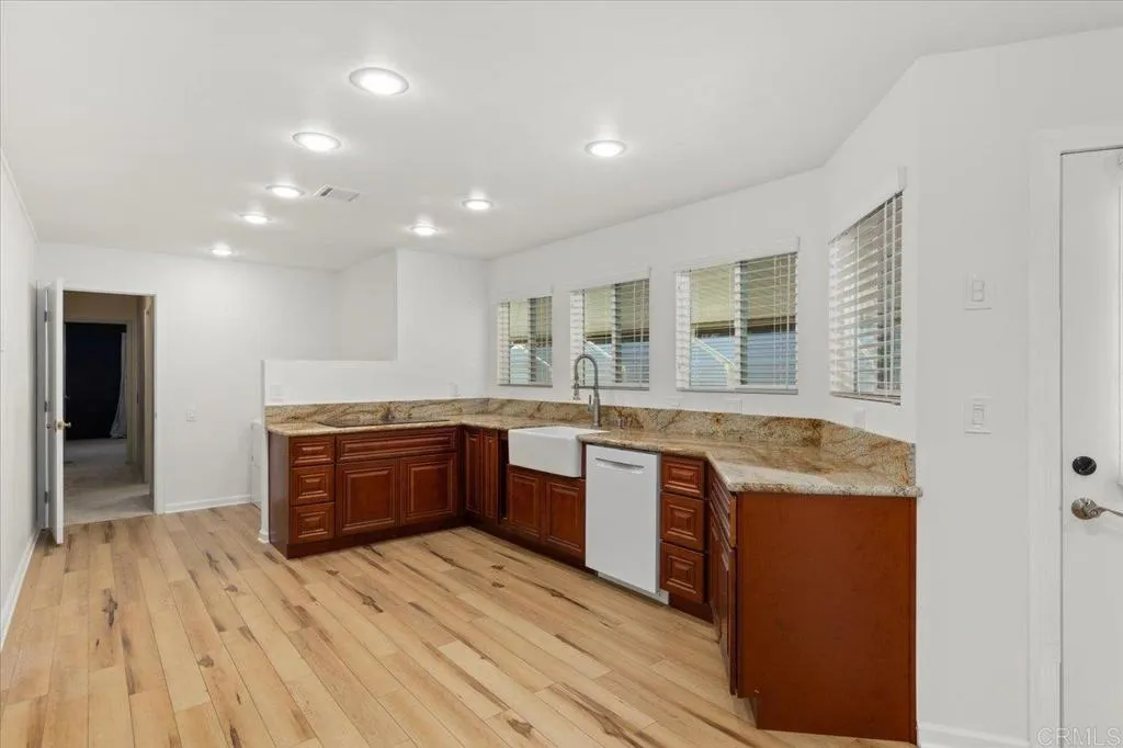 https://cdn.realtyfeed.com/cdn/127/306437636/b96fc3ed2f338b19e8b88db387c42aa6.webp
