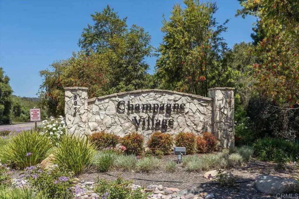 https://cdn.realtyfeed.com/cdn/127/306437636/ea18d60285de232cfbd9e4791d06f59c.webp