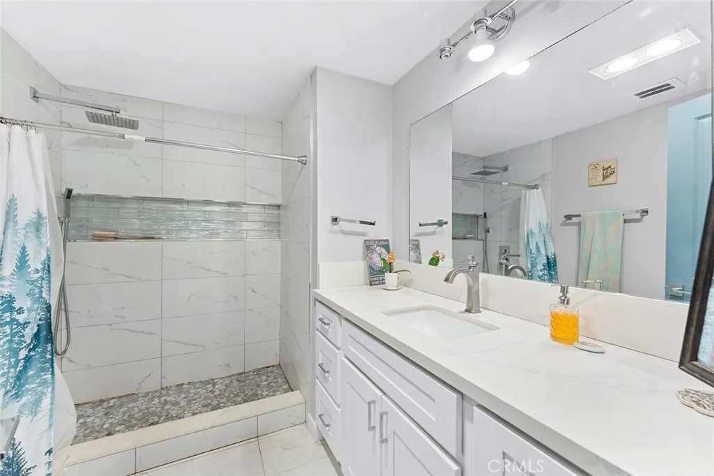 Photo #9: NP25104715 Listing: Photo #9