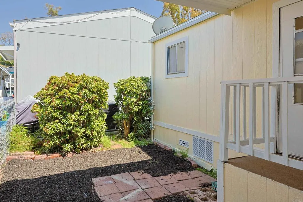 https://cdn.realtyfeed.com/cdn/127/306437731/2740aeea4320b8c115cbe0473db0fc99.webp