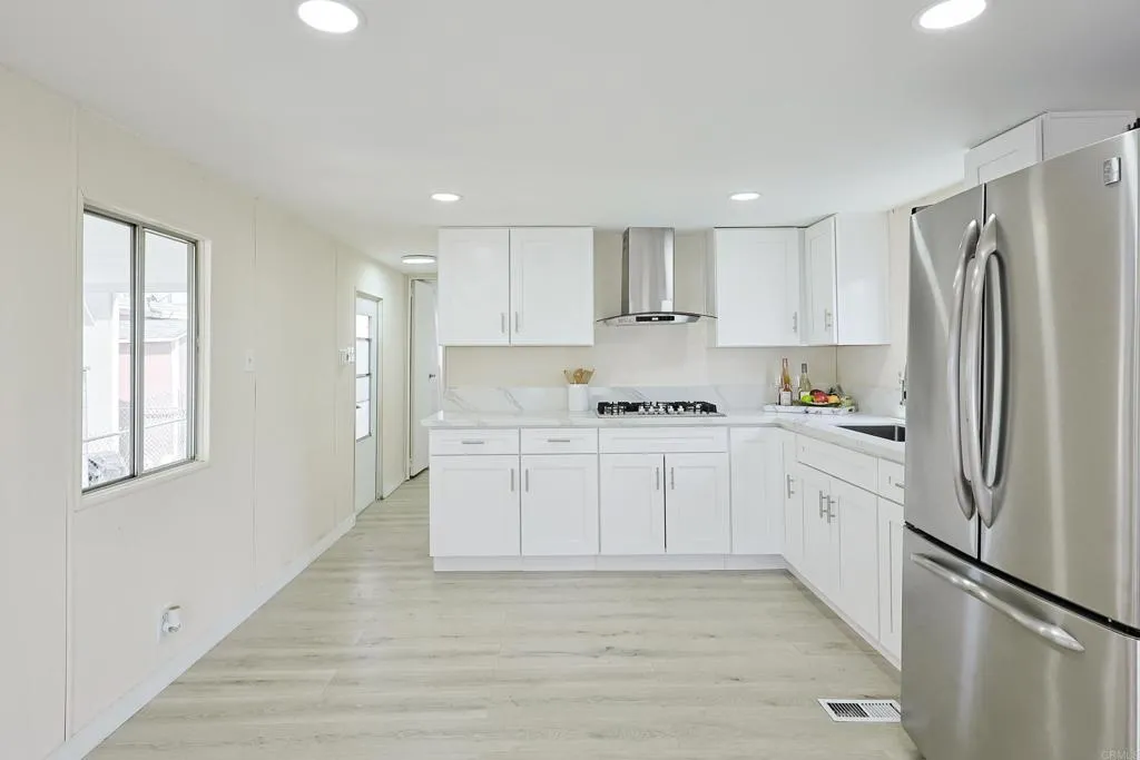 https://cdn.realtyfeed.com/cdn/127/306437731/537669481840f8aa0e6e2625b61489c7.webp