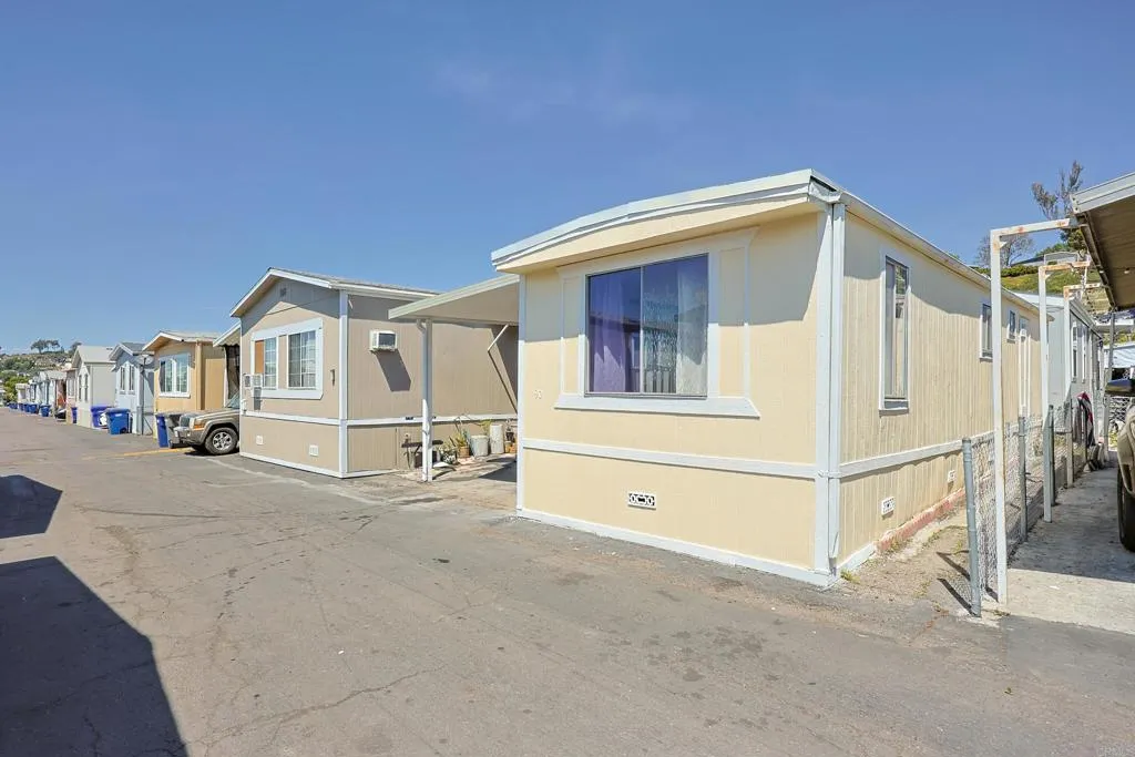https://cdn.realtyfeed.com/cdn/127/306437731/aaca0470b01f719671d7c89140f557e1.webp