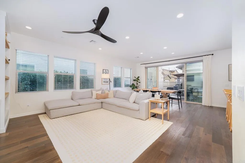 https://cdn.realtyfeed.com/cdn/127/306437850/0eb3aaa67ed44fcd99404e59e1cedafc.webp