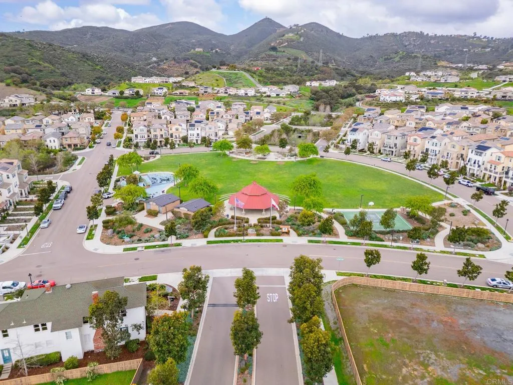 https://cdn.realtyfeed.com/cdn/127/306437850/440d18a29c124527ce0f2a91974a6b55.webp