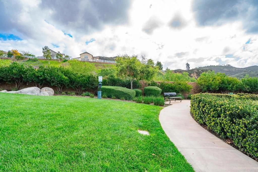 https://cdn.realtyfeed.com/cdn/127/306437850/680d94074f1df3928054e99d4b6f85c1.webp