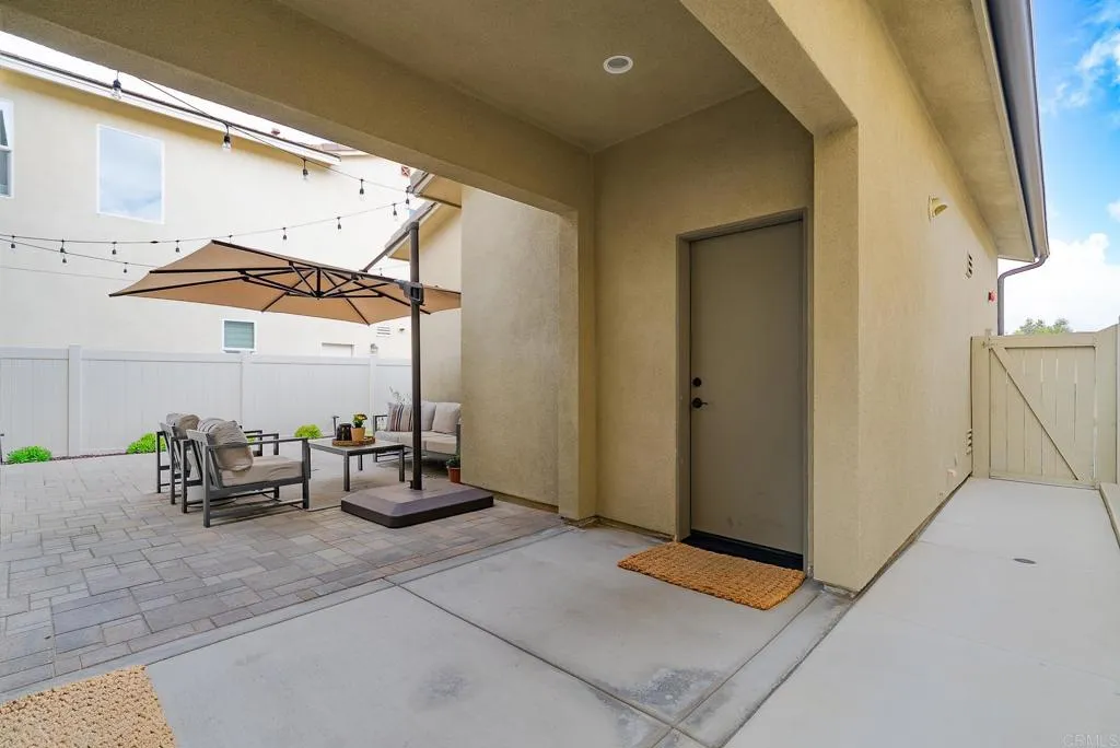 https://cdn.realtyfeed.com/cdn/127/306437850/697ef4cbcde32cc64012d0cd2ab283ae.webp