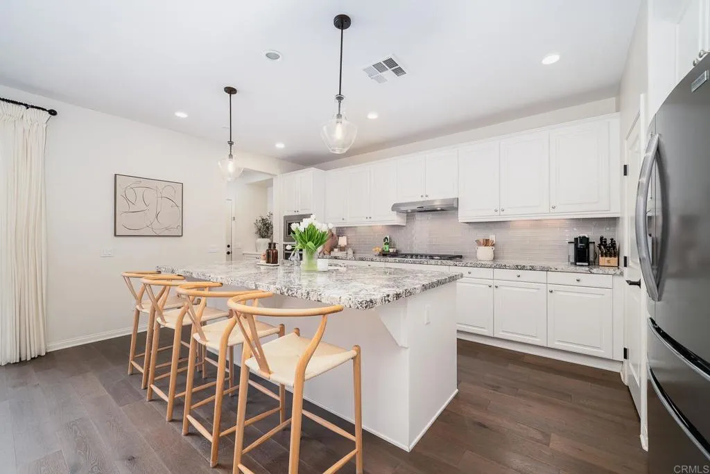 https://cdn.realtyfeed.com/cdn/127/306437850/d58d9aa8d5e2b214bf58b7c6036addb7.webp