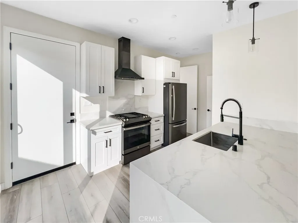 https://cdn.realtyfeed.com/cdn/127/306437872/d46ed4614329ad179804a9c787d9114f.webp
