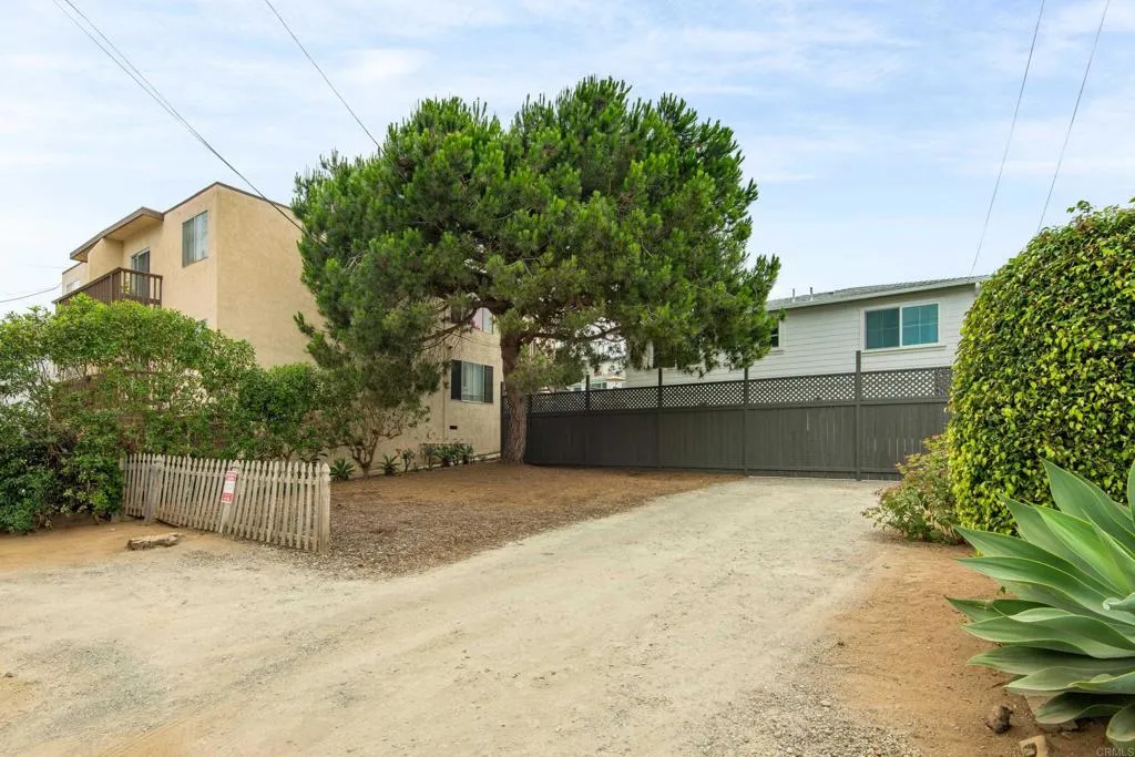 https://cdn.realtyfeed.com/cdn/127/306437914/8d68c31fdf6331cc2da2e7af169cd86f.webp