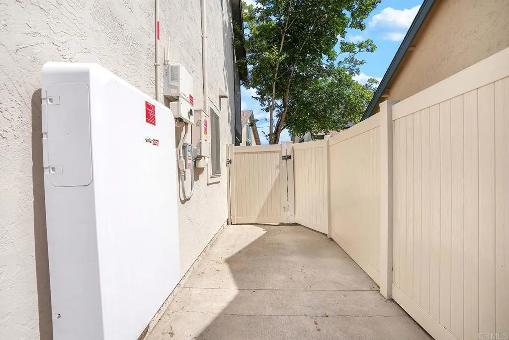https://cdn.realtyfeed.com/cdn/127/306437966/5af074347583b4df4c20c7d52b6e15b4.webp
