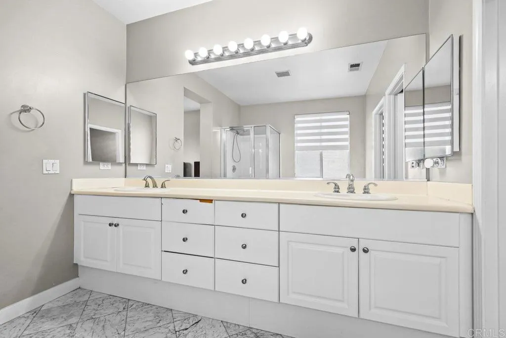 https://cdn.realtyfeed.com/cdn/127/306438017/f8ab46b44a0d193f1759f63bae6fd702.webp