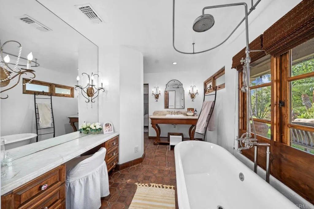 https://cdn.realtyfeed.com/cdn/127/306438038/174576f48a3b478e594dca8aba45b775.webp