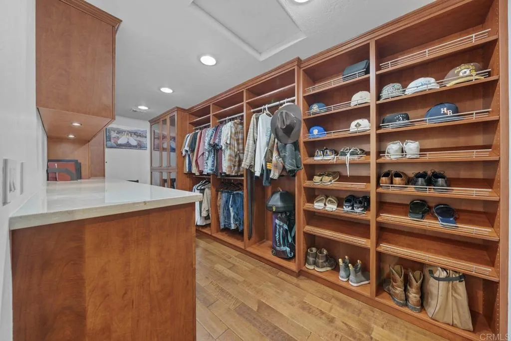 https://cdn.realtyfeed.com/cdn/127/306438038/2b1c78065bebb481c4fb1004c9b518b4.webp