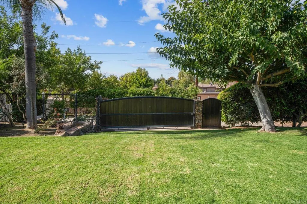 https://cdn.realtyfeed.com/cdn/127/306438038/8ac22e3a0335ba80d29bf2b93ff4561c.webp