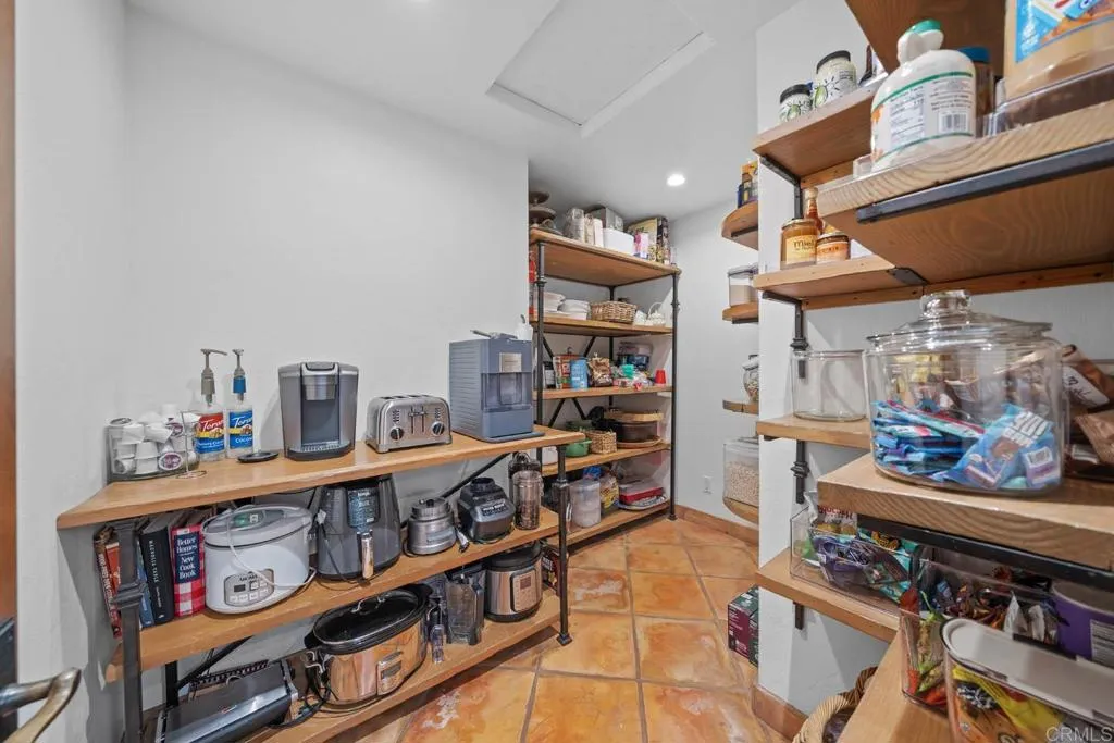 https://cdn.realtyfeed.com/cdn/127/306438038/eb700a8d818a382106e314071a2930f3.webp