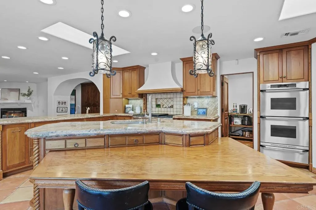 https://cdn.realtyfeed.com/cdn/127/306438038/ecab102cd8371153ef32c49887629ba3.webp