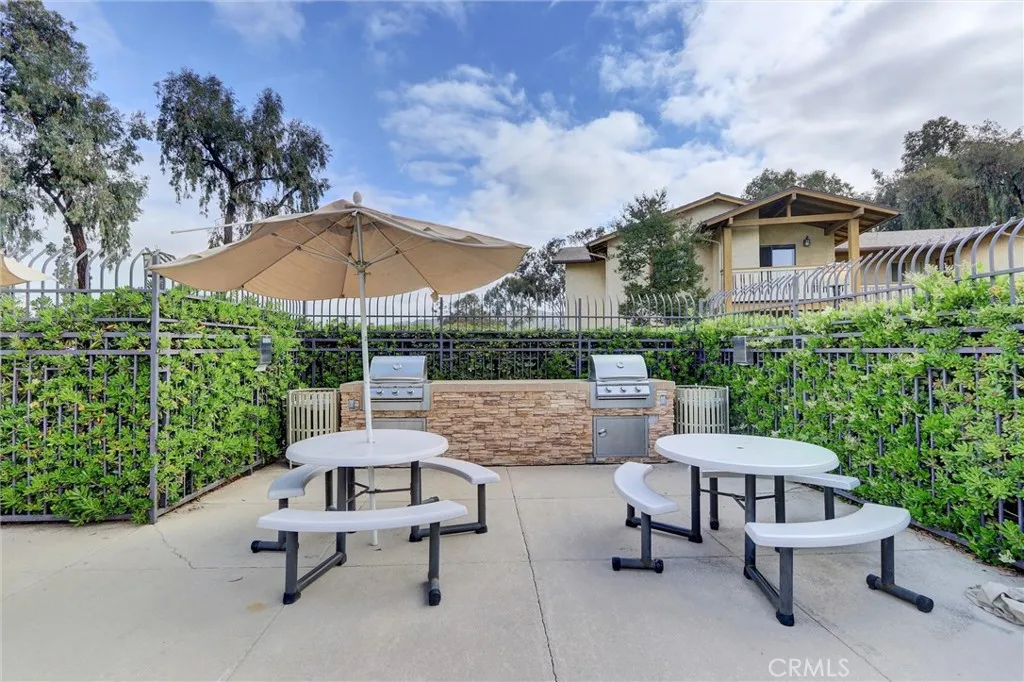 https://cdn.realtyfeed.com/cdn/127/306438493/89ee9b834a3e78abf5d277b62ca8e977.webp