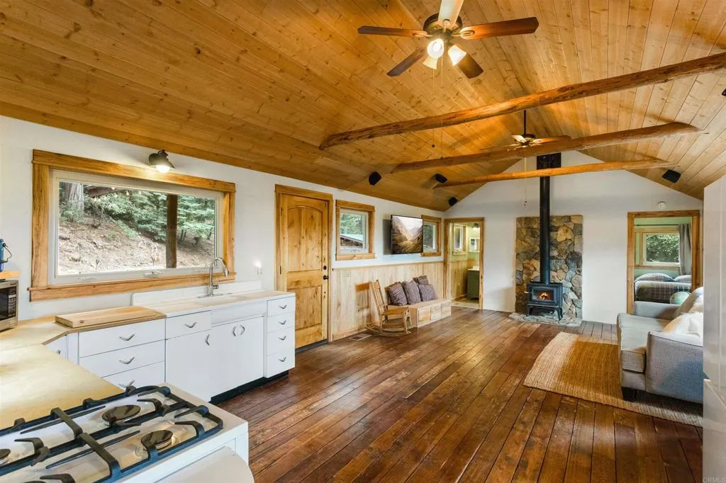 https://cdn.realtyfeed.com/cdn/127/306438518/9fd509f21ddcf984450025c535b17e93.webp