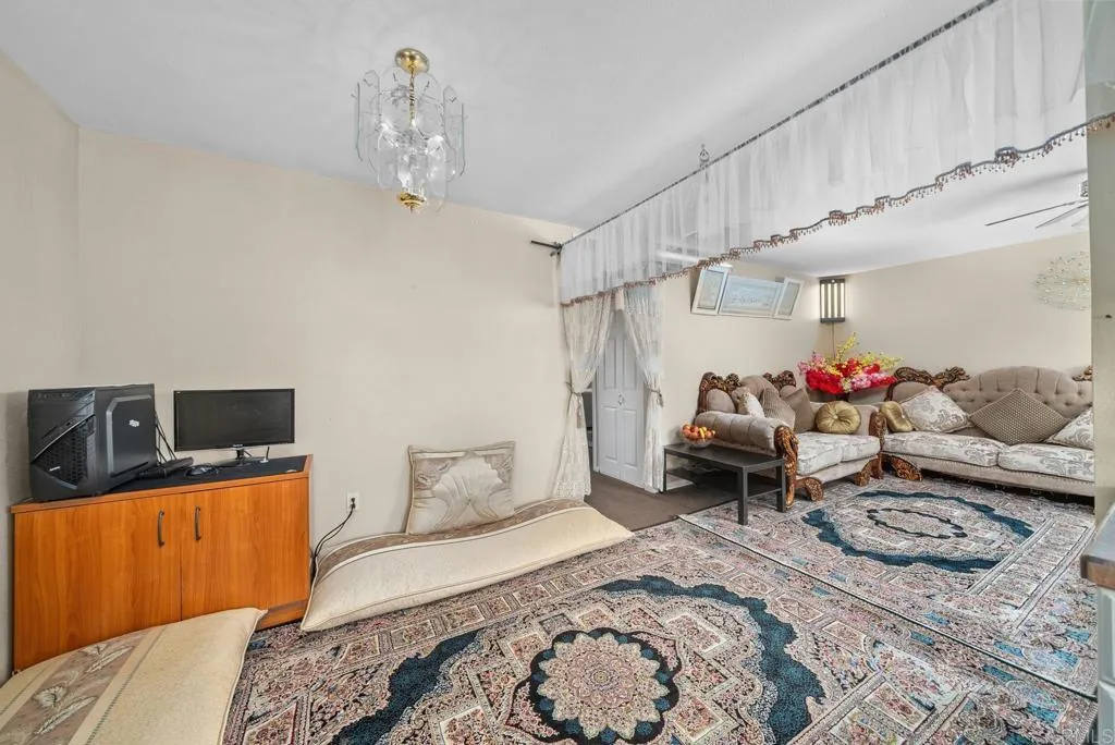 https://cdn.realtyfeed.com/cdn/127/306438557/85a402659bc5b81149116174ed915a86.webp