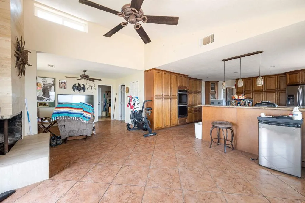 https://cdn.realtyfeed.com/cdn/127/306438683/2c45e3382404c855e9d2e2b7da7dd95c.webp