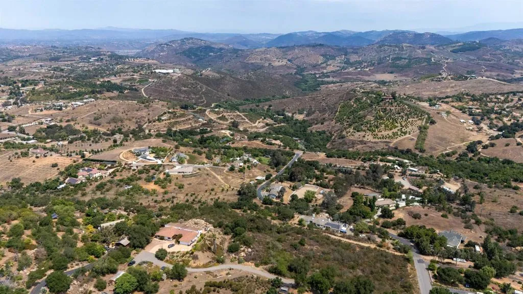 https://cdn.realtyfeed.com/cdn/127/306438683/5c07c07559258c9cb571c4eb865483f6.webp