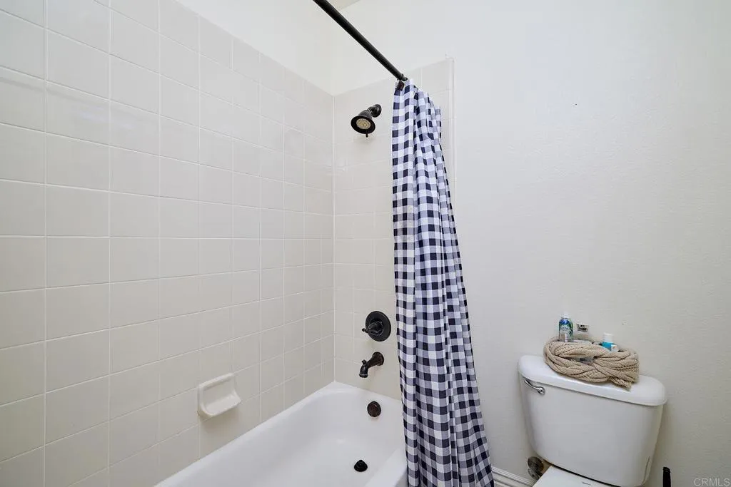 https://cdn.realtyfeed.com/cdn/127/306439043/aa31459761682860112bd5ab3080c440.webp