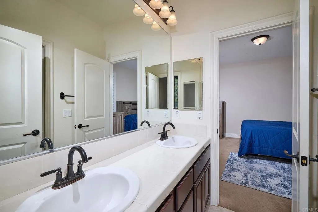 https://cdn.realtyfeed.com/cdn/127/306439043/b9f4eae3217202eeb73057747fb030f1.webp