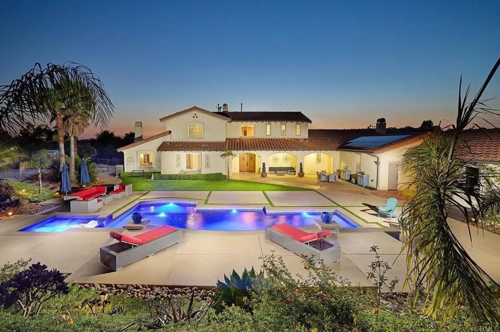 https://cdn.realtyfeed.com/cdn/127/306439043/c0d0f90983eede693304fb943addadc9.webp