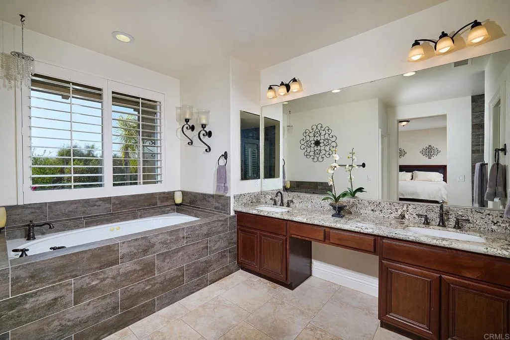 https://cdn.realtyfeed.com/cdn/127/306439043/ea29641bfde6a0cae2dd5afa8657caff.webp