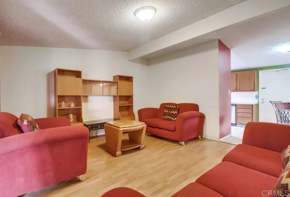 https://cdn.realtyfeed.com/cdn/127/306439379/2cfe11560dbd5921a9ed020d044001a5.webp