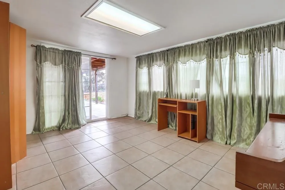 https://cdn.realtyfeed.com/cdn/127/306439379/704dc5d482acf161a4fb57476201500e.webp