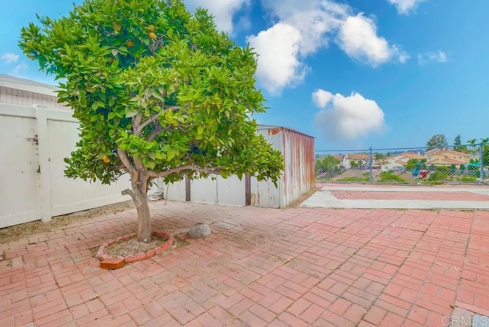 https://cdn.realtyfeed.com/cdn/127/306439379/8dcb8036f614eacced882a06128a58a3.webp