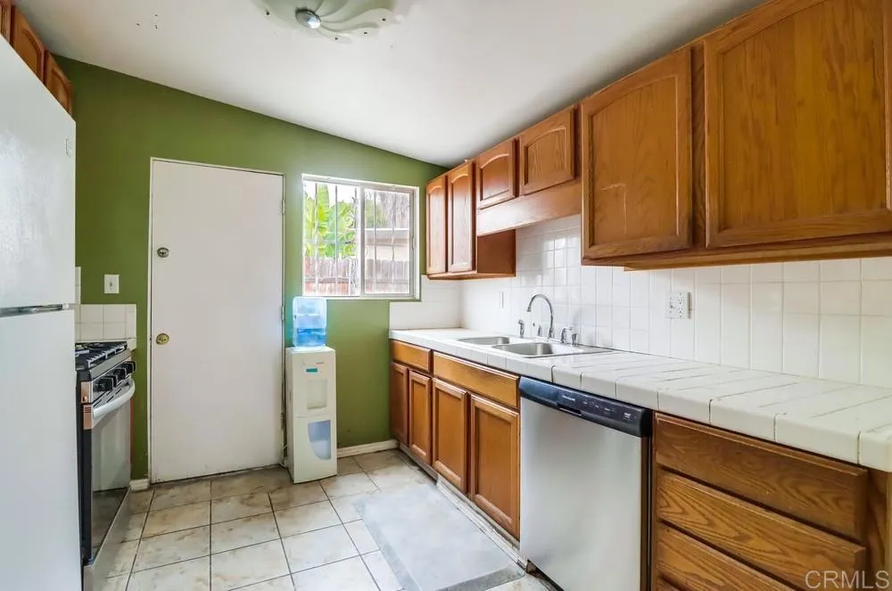 https://cdn.realtyfeed.com/cdn/127/306439379/b58f1783b452e291b811769d7b96f9a0.webp
