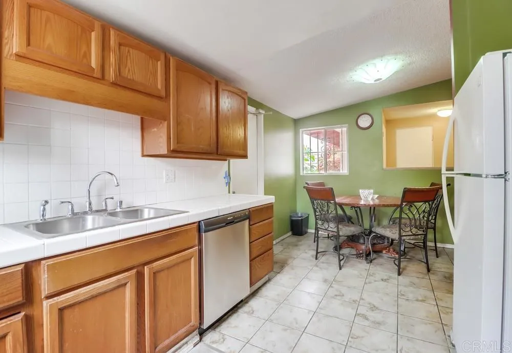 https://cdn.realtyfeed.com/cdn/127/306439379/e64c92569f5cb56dbb3a7c346c18b680.webp