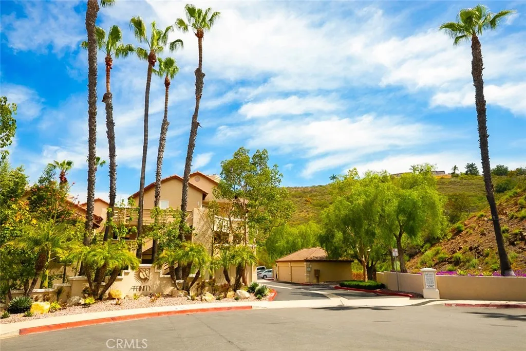 https://cdn.realtyfeed.com/cdn/127/306439607/18def7335e1797e4296c6bab487bba98.webp