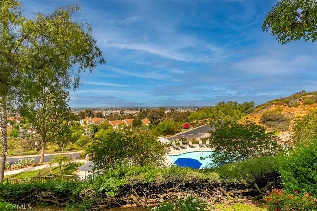https://cdn.realtyfeed.com/cdn/127/306439607/422a6390a7ceca9a0d10bbe13f892496.webp