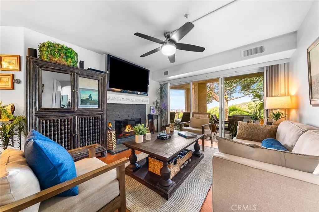 https://cdn.realtyfeed.com/cdn/127/306439607/7c10bc49a7d506e32406415af6f8f28d.webp