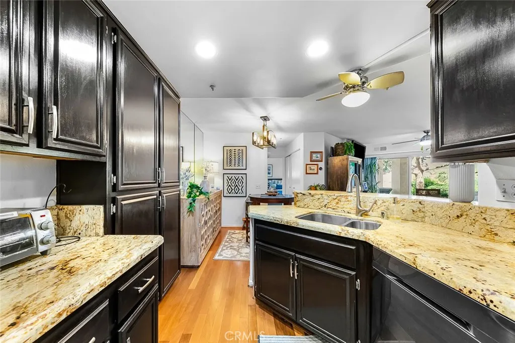 https://cdn.realtyfeed.com/cdn/127/306439607/8f56e7dc651a4cec0683c8c500ca5fb6.webp