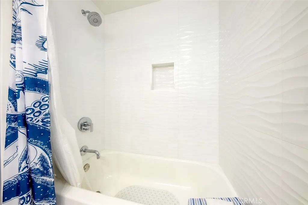 https://cdn.realtyfeed.com/cdn/127/306439607/b9b4e042b963fb0ef7ae11ebe8476459.webp