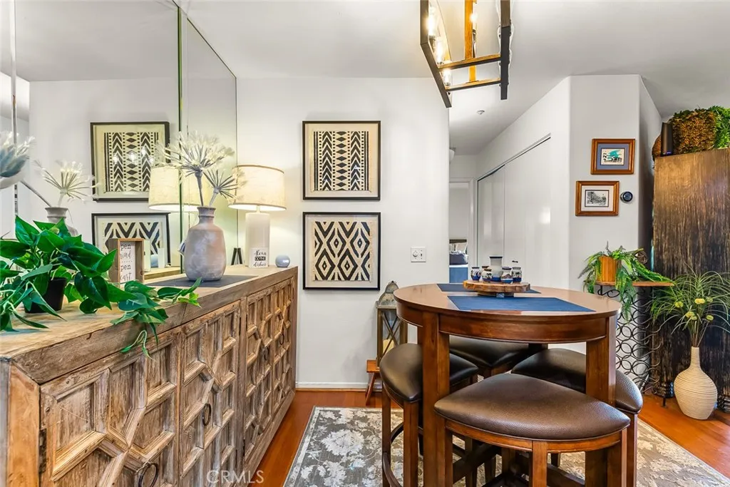 https://cdn.realtyfeed.com/cdn/127/306439607/e39e27ca0378e3c8b4a8806caf40ff93.webp