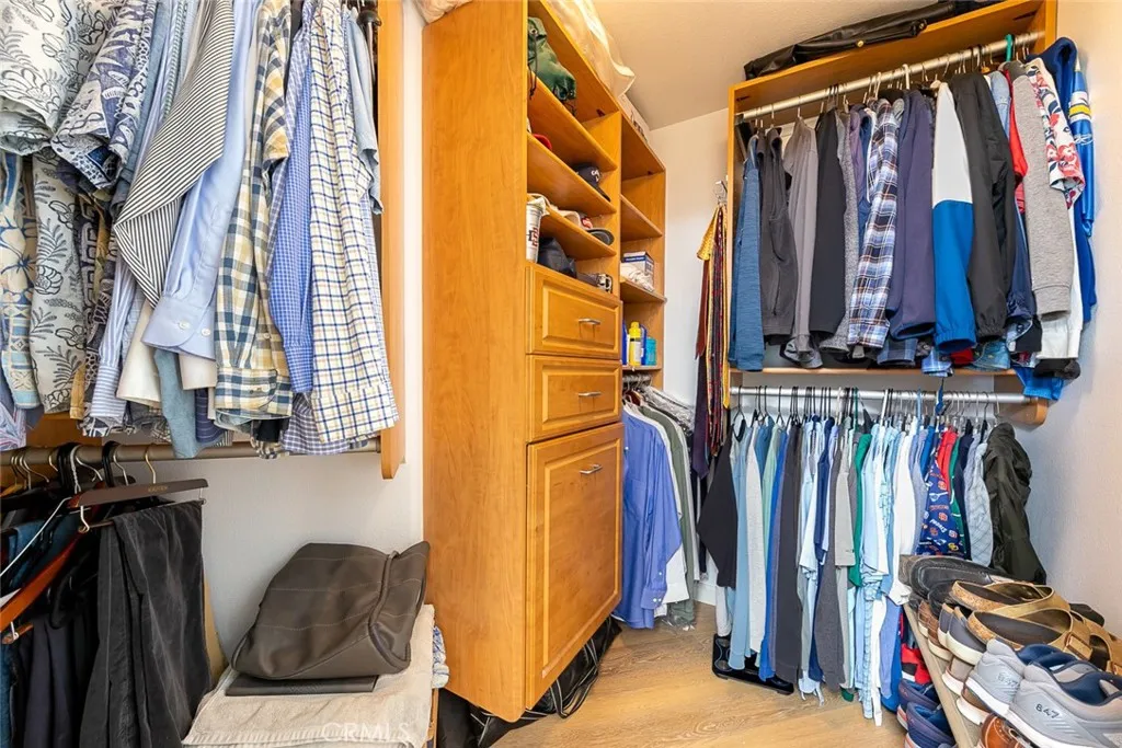 https://cdn.realtyfeed.com/cdn/127/306439607/ee25719300584c45612a952a35b194cd.webp