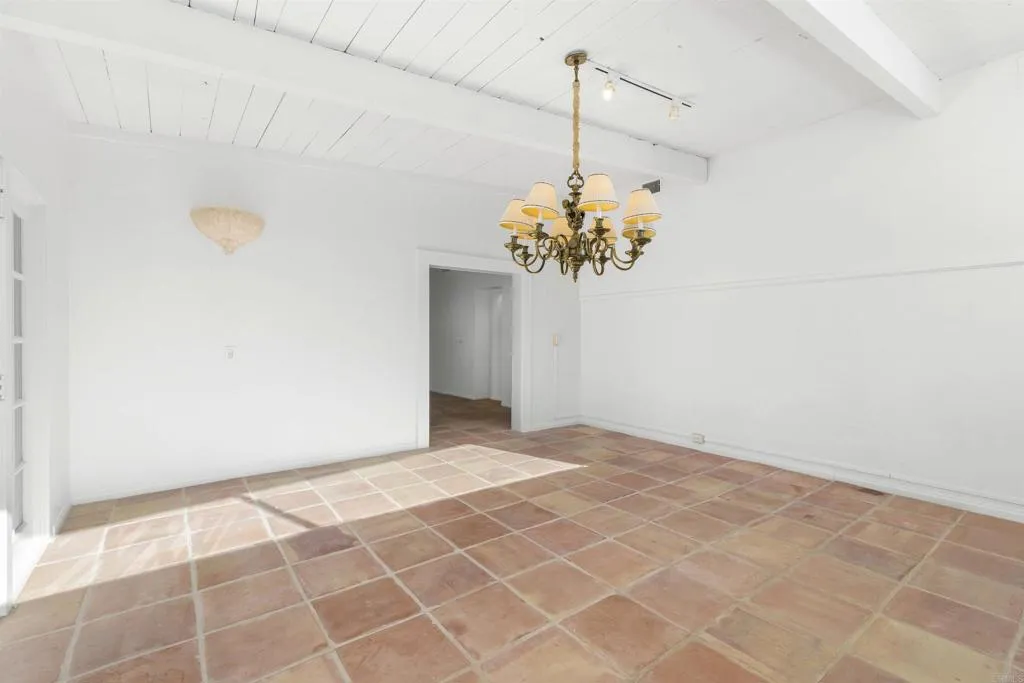 https://cdn.realtyfeed.com/cdn/127/306439924/2e9d37d1353bf9056d096a75c2f5d70e.webp