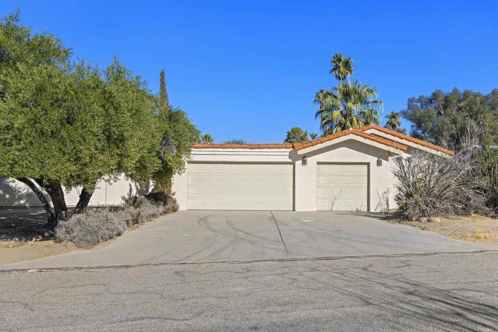 https://cdn.realtyfeed.com/cdn/127/306439924/c77d1cbbb19dd85070d7b19a1c8a4996.webp